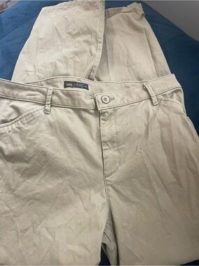 Lee Men’s Khaki Chinos